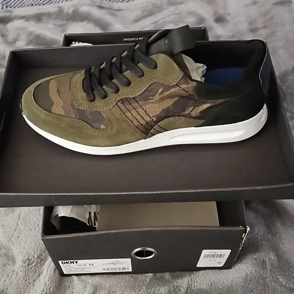 DKNY Mens Camo Sneakers.BRAND NEW IN ORIGINAL BOX.NEVER WORN OR TRIED ON!!